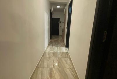 Apartament cu 3 camere decomandat în 13 Decembrie - 2