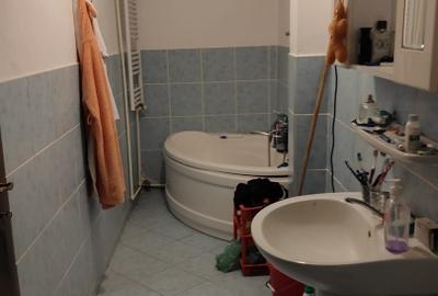 Apartament 3 camere decomandat, 65 mp, zona Bals - 11