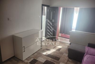 Garsonieră decomandată, mobilată în Girocului