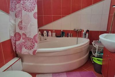 Apartament cu 3 camere decomandat în Runcu - 6