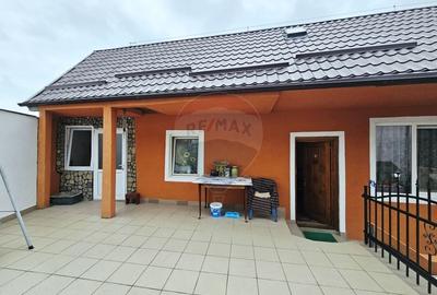 Casă individuală cu 5 camere cu Canalizare în Central - 14