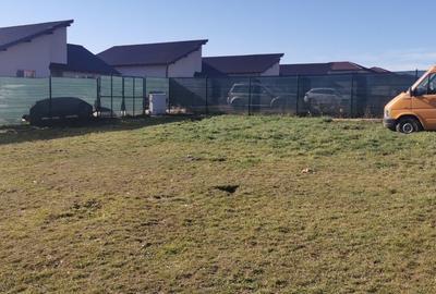 Vând teren Sânpetru Brașov cu utilități - 1