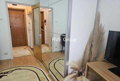 Garsonieră decomandată, mobilată în Titan