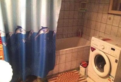 Casă cu 6 camere cu Teren 185 Mp în Domenii