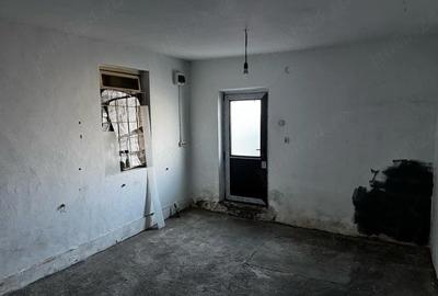 Spațiu comercial, de 40 mp, în Central - 3