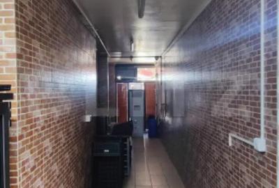 Spațiu comercial, de 200 mp, în Central - 8
