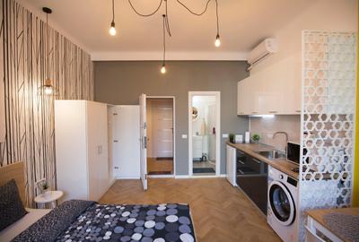 Garsonieră semidecomandată, mobilată în Universitate