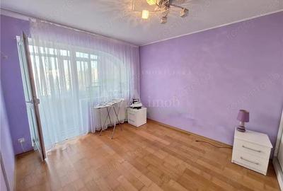 Apartament 3 camere semidecomandat, renovat si semi-mobilat, zona Cora-Bacau Apartament 3 camere semidecomandat, renovat si semi-mobilat, zona Cora-Bacau - 12