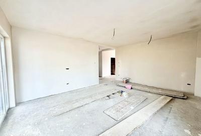 Casă cu 5 camere cu Canalizare în Moșnița Nouă