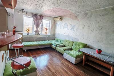 Apartament cu 3 camere decomandat, mobilat în Ultracentral