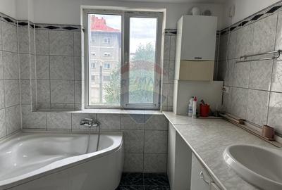 Apartament cu 4 camere de vanzare in zona Calea Romanului - 6