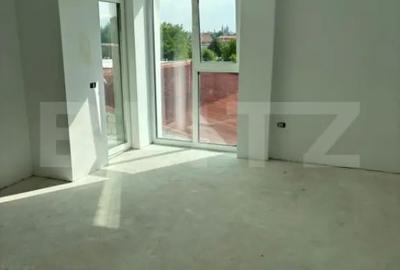Apartament cu 3 camere decomandat în Lipovei