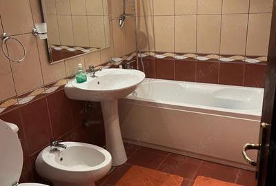 Apartament cu 3 camere decomandat în Central - 3