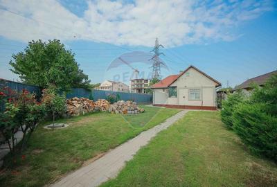 De vanzare Casa cu 2 camere si 1477 mp teren in Sanmartin