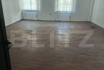 Spațiu comercial, de 1,883 mp, în Central - 11