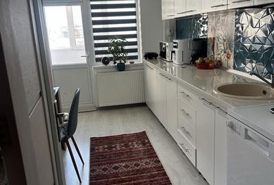 Apartament cu 3 camere decomandat în Central - 3