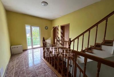 Casă cu 7 camere cu Canalizare în Girocului - 12