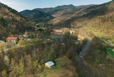 Proprietate unica in Tarcau - 30.283 mp intravilan, casa P+M - 12