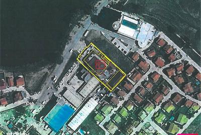 Teren de 3000 mp, în Central