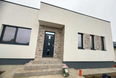 Casa moderna / 4 Camere / 2 Bai / Teren 353 mp - 1