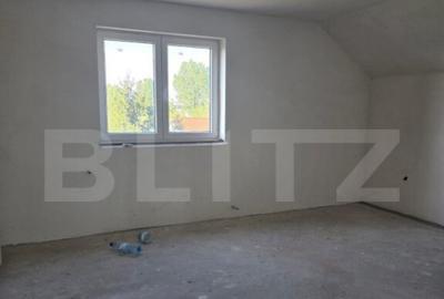 Casă cu 8 camere cu Teren 1500 Mp în Central