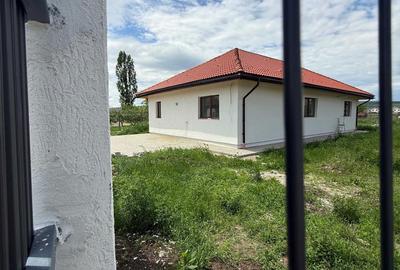 Casă cu 3 camere în Jucu - 6
