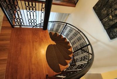 Apartament cu 3 camere decomandat, mobilat în Central - 2