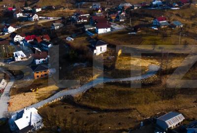 Teren de 1800 mp, în Central