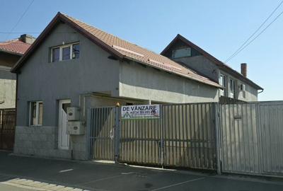 Casă cu 4 camere în Central - 2