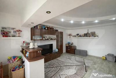 Apartament cu 3 camere semidecomandat, mobilat în Rovine - 2