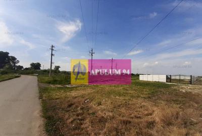 Teren de 524 mp, în 1 Decembrie - 13