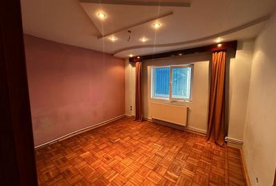 Apartament cu 3 camere decomandat în Micro 3 - 7