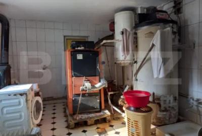 Casă cu 7 camere cu Teren 1656 Mp în Central - 11