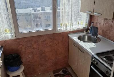 Apartament cu 4 camere semidecomandat în Crângași - 1