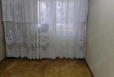 Apartament cu 3 camere decomandat în Traian - 4