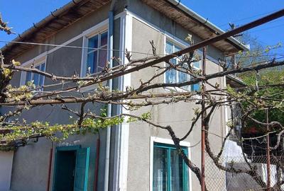 Casă cu 3 camere cu Teren 1000 Mp în Iclod