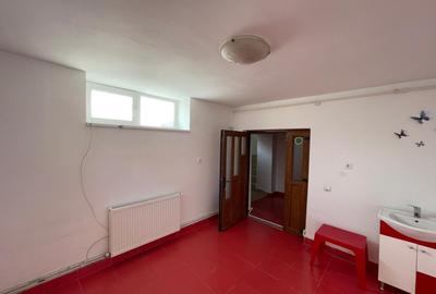 Spatiu Comercial zona centrala 38mp la demisolul unei case - 1