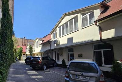 Apartament cu 3 camere semidecomandat, mobilat în Central - 7