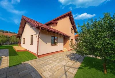 Vila cocheta, facilitati valoroase, strada asfaltata, intimitate: Tur LIVE! Vila cocheta, facilitati valoroase, strada asfaltata, intimitate: Tur LIVE! - 21