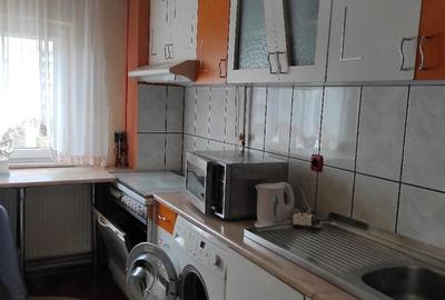 Apartament cu 2 camere decomandat în 22 Decembrie - 2