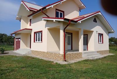 Casă cu 4 camere cu Teren 1594 Mp în Exterior Nord - 1