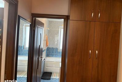 Apartament cu 2 camere decomandat în Tractorul - 4