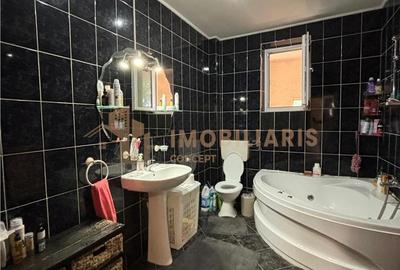 Casă cu 6 camere cu Teren 300 Mp în Central - 7