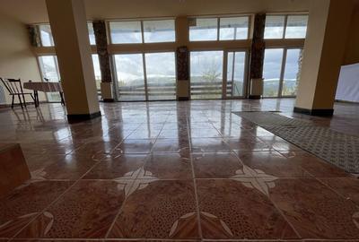 Casă cu 4 camere în Central - 3