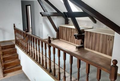 Casă cu 11 camere în P-ța Romană - 8