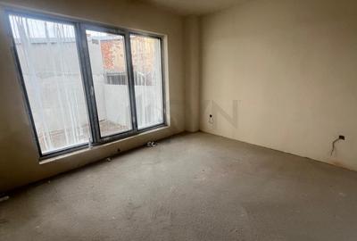 Apartament cu 3 camere decomandat în Bd. Laminorului - 7
