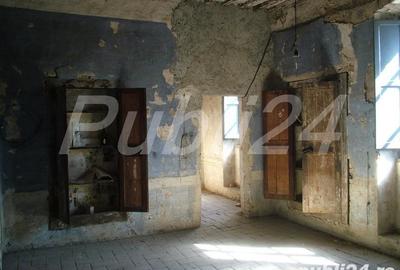 Apartament cu 3 camere decomandat în Central - 1