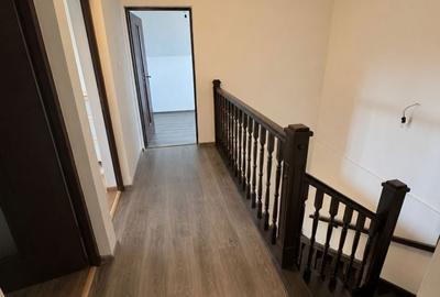 Casă cu 5 camere cu Teren 1396 Mp în Tileagd - 11