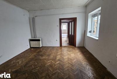 Casă cu 3 camere cu Teren 130 Mp în Central - 8