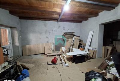 Casă cu 6 camere cu Teren 2400 Mp în Bartolomeu - 11